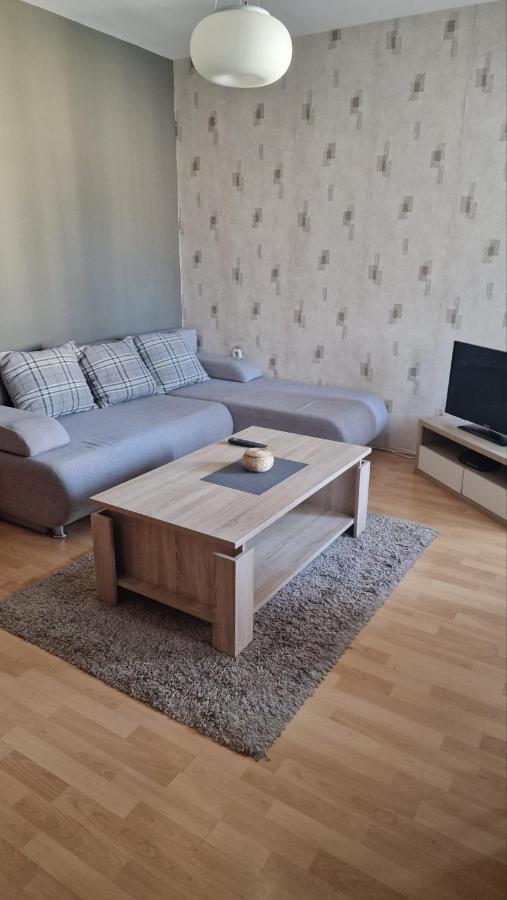 Skopje Plaza Apartment ภายนอก รูปภาพ