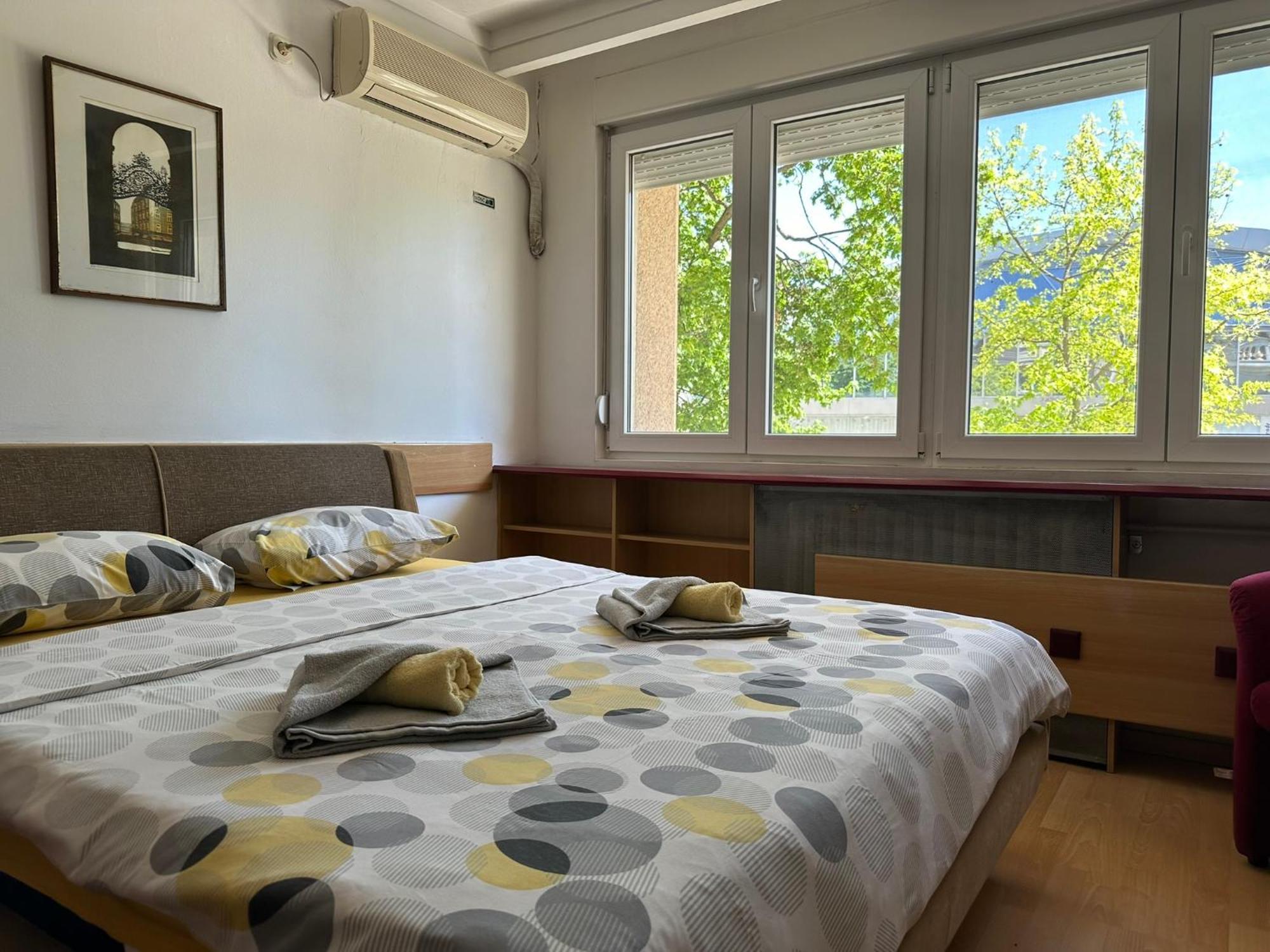 Skopje Plaza Apartment ภายนอก รูปภาพ
